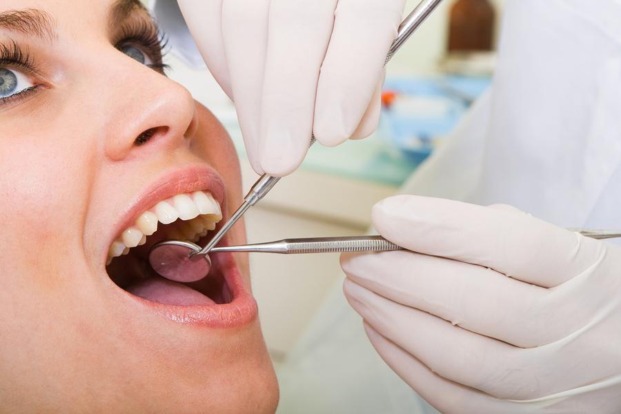 Lead dentist at dental clinic Montréal